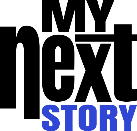 Het logo van My Next Story: MY, next en STORY onder elkaar, STORY in blauw