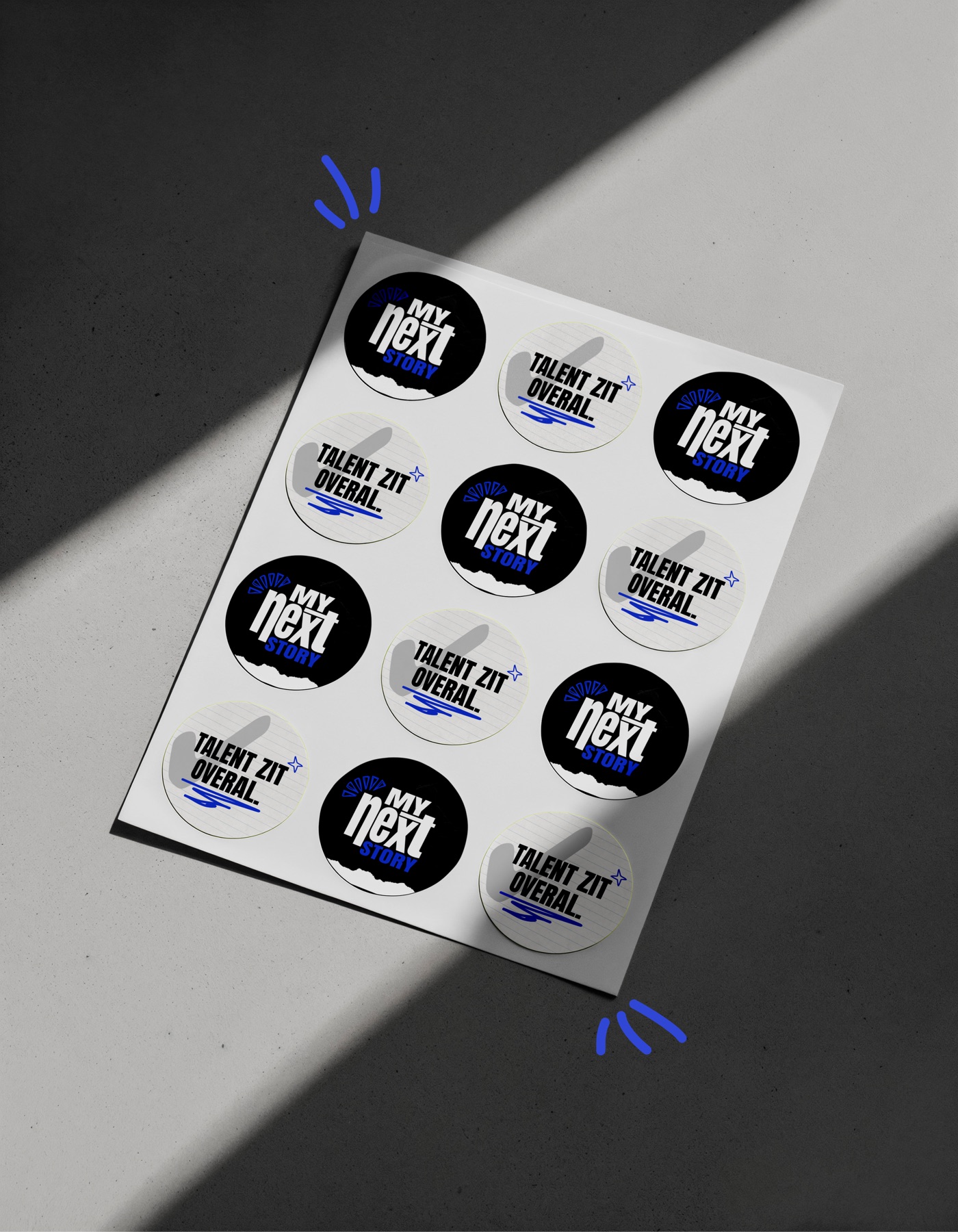 Een vel stickers met het logo en ‘Talent zit overal’